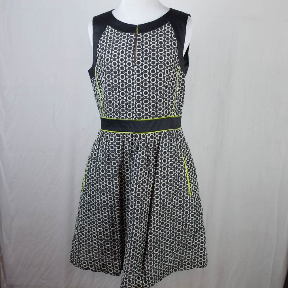 McGinn NEW Gray White Embroidered Circle Fit Flare Sleeveless Dress 6 POCKETS